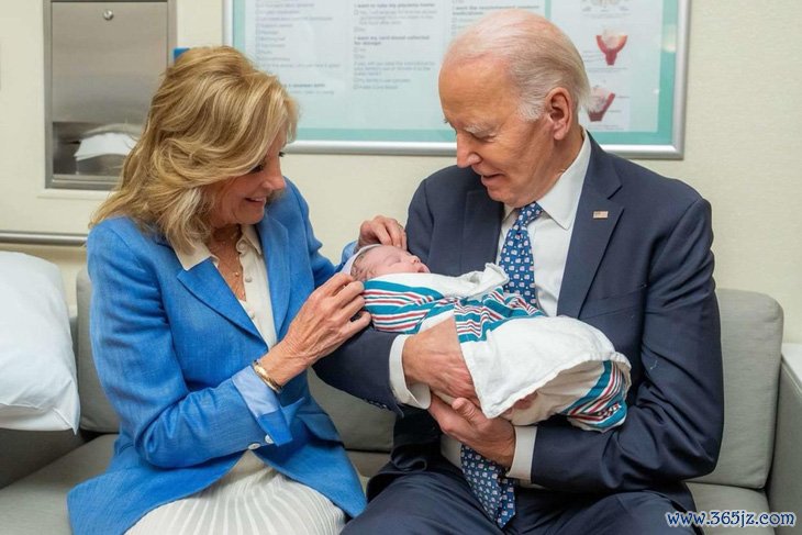 Tổng thống Joe Biden trở thành ông cố ở tuổi 82 - Ảnh 1.